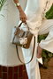 Lucky Bees Bolso de Hombro Celeste de Cuero de Polivinilo para Mujer, Accesorio Elegante y Sofisticado para el Día a Día